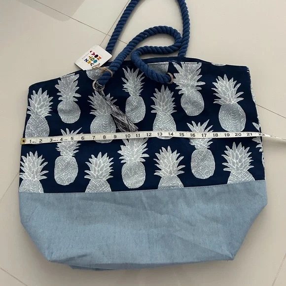 Novogratz Navy and Light Blue Pineapple Tote/ Beach Bag - Picture 7 of 7